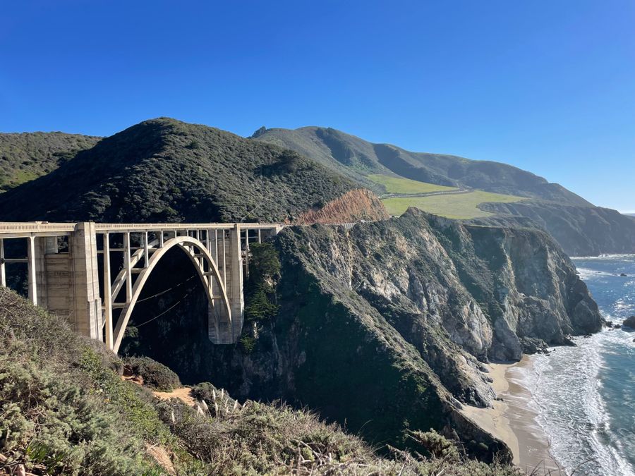 Bixby Bridge spanning the cliffs of the Big Sur coastline