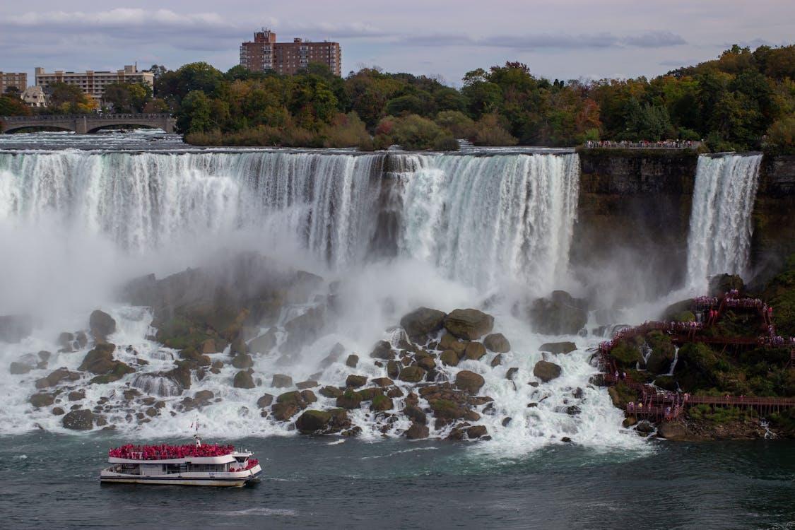 White Boat in Niagara Falls, Ontario, Canada