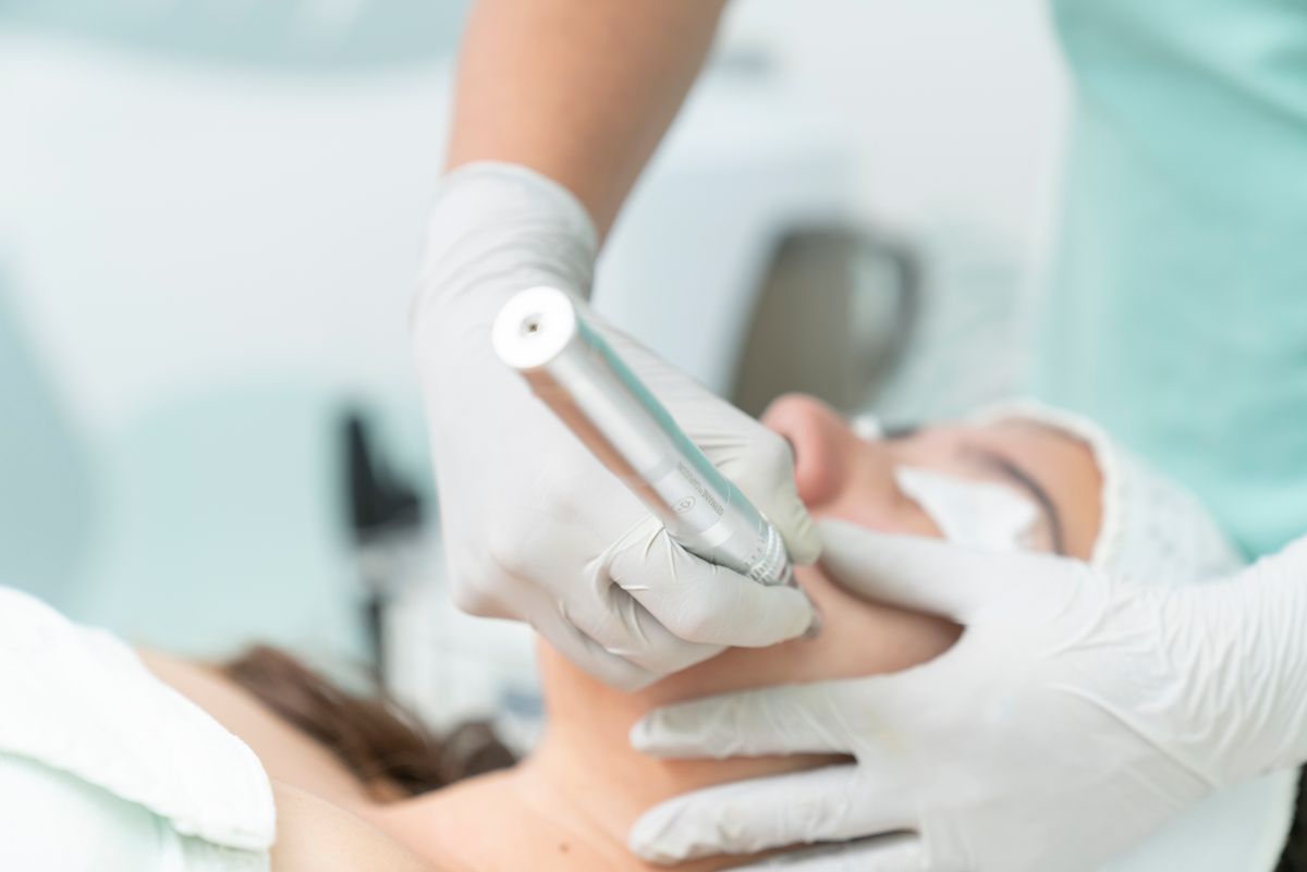 Subtle Facial Contouring & Dermal Fillers
