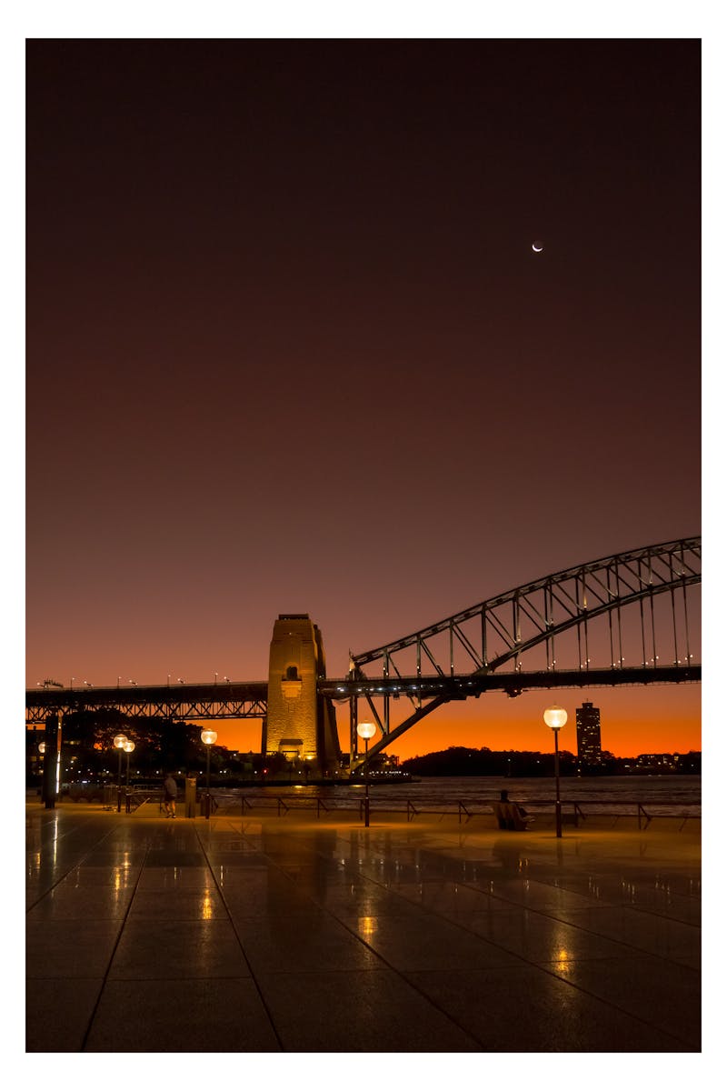 Victoria landmarks at night