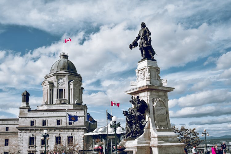 Statue Of Samuel De Champlain 