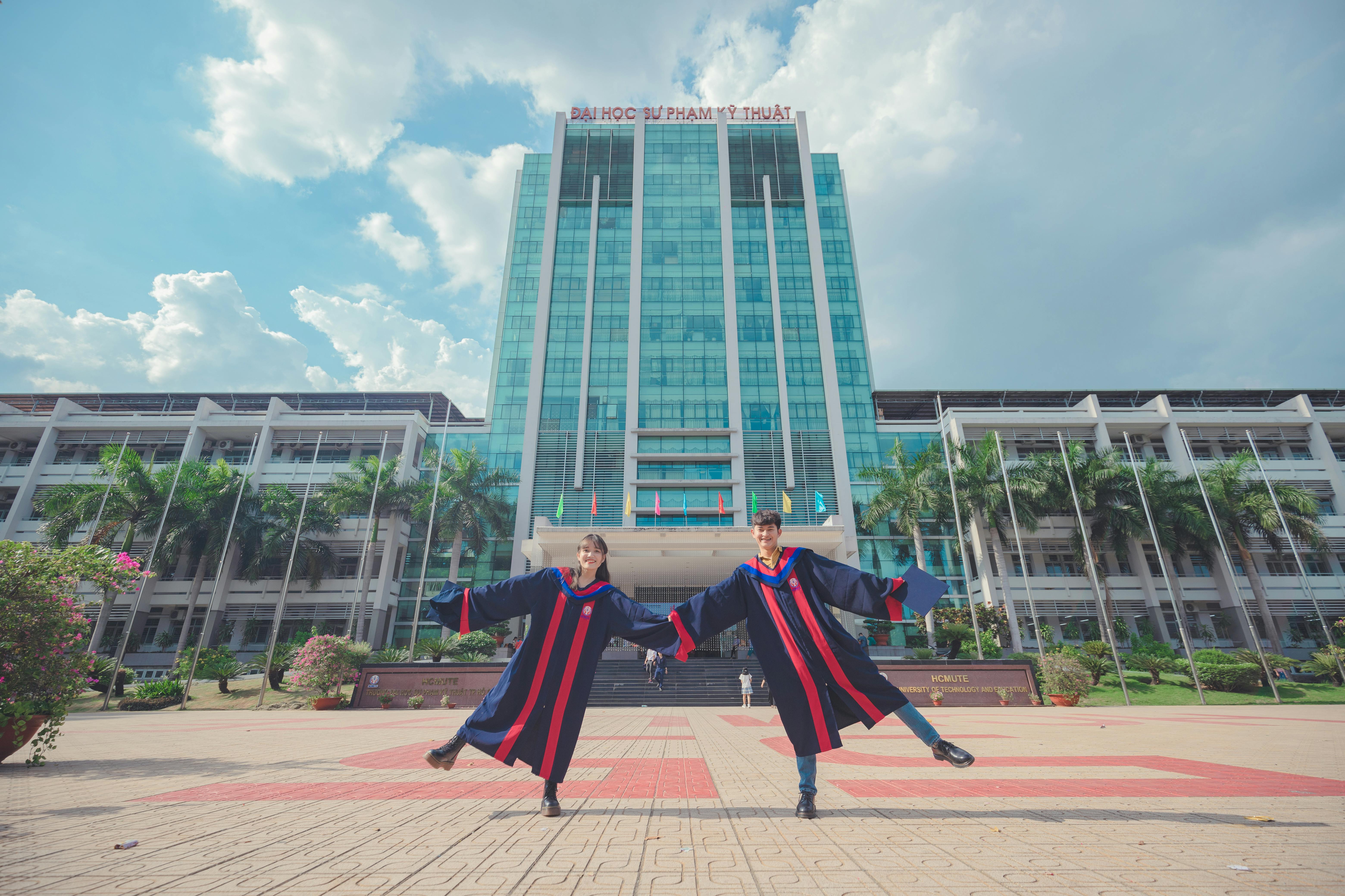 SCIE indexation achievement: Celebrate with Space: Science &amp; Technology — Photo by Toàn Văn on Pexels