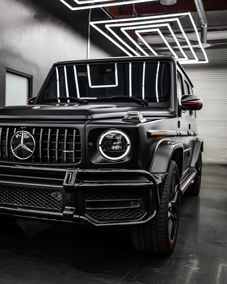 Black Mercedes Benz G Class