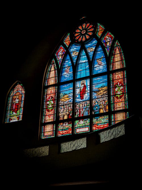 Fotobanka s bezplatnými fotkami na tému duchovno, farebné sklo, gotická architektúra