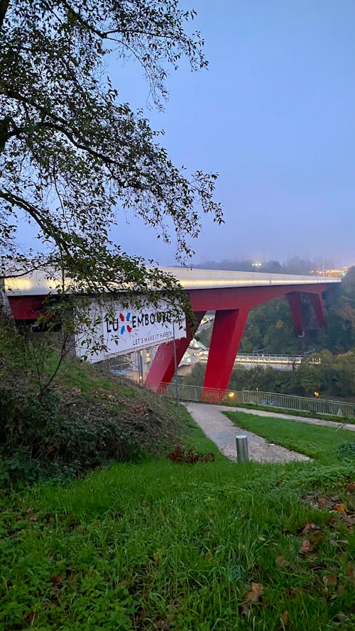 Fotobanka s bezplatnými fotkami na tému červená, luxembursko, most