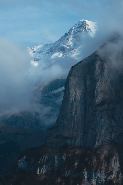 Immagine gratuita di cloud, montagna innevata, nebbia