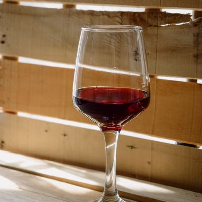 Province of Naples Wineries: 9 Vineyards from Vesuvius to Amalfi Coast 4 Crystal Red Wine Glasses, Set of 4