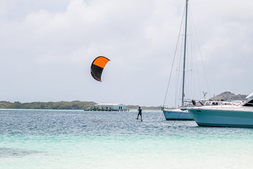 Foto d'estoc gratuïta de ancorat, Esports aquàtics, kite boarding