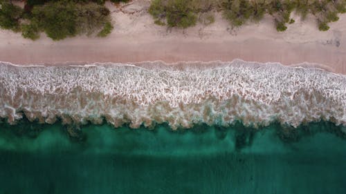 Ilmainen kuvapankkikuva tunnisteilla aallot, hiekkaranta, kuva yläkulmasta