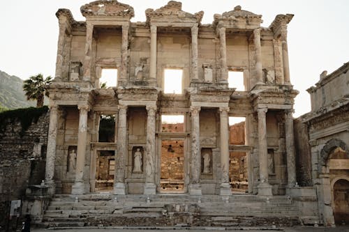 Foto d'estoc gratuïta de arquitectura clàssica, biblioteca, biblioteca de celsus