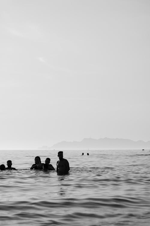 Бесплатное стоковое фото с вертикальный выстрел, море, океан