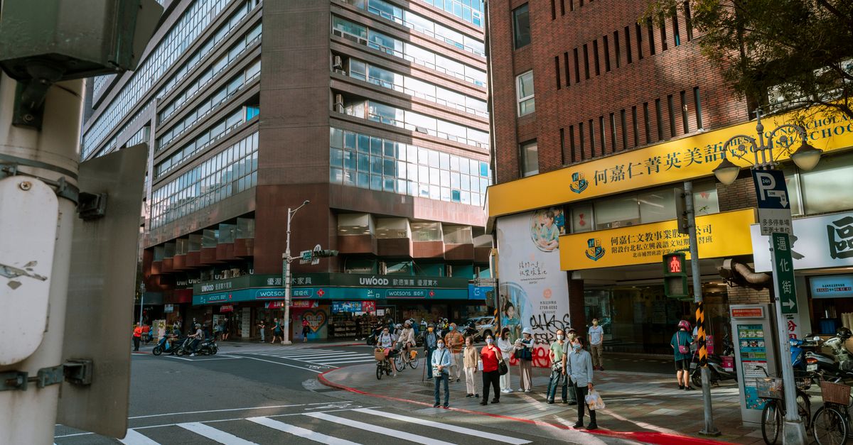 日经指数下跌超过700点,市场情绪趋于谨慎 日经指数下跌超过700点,市场情绪趋于谨慎