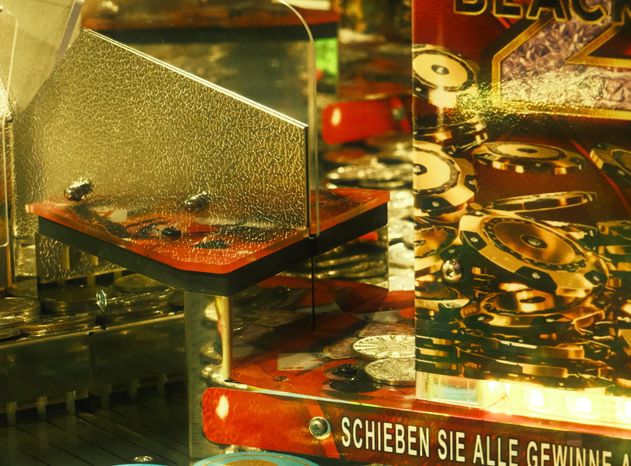 Online Casino: Spielautomaten und Live-Spiele im Überblick