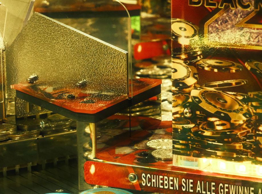 Online Casino: Spielautomaten und Live-Spiele im Überblick