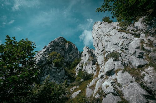 бесплатная Фотография скалы с высоты птичьего полета Стоковое фото