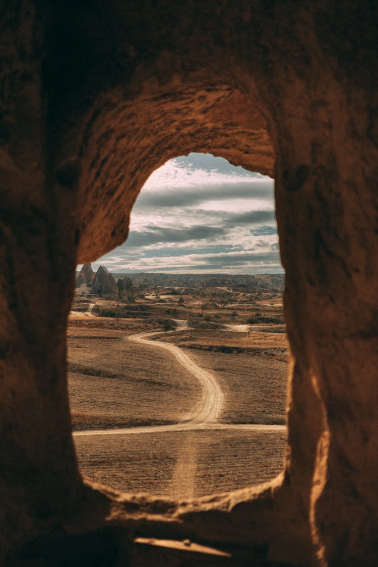 Dirt Road Behind Hole In Rock