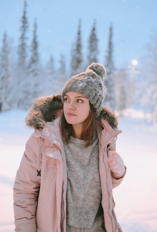 ジャケット, ビーニー, 冬の無料の写真素材