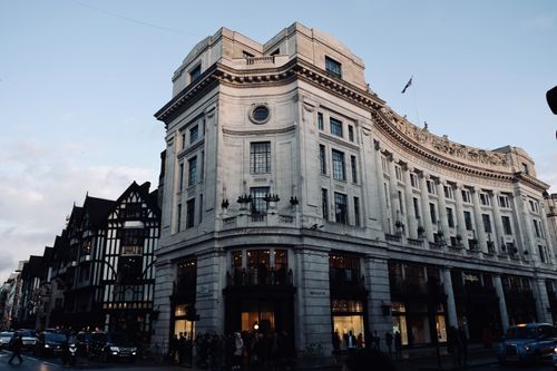 Free Elegant architectural buildings on Regent Street, London, capturing the urban charm of the city. Stock Photo