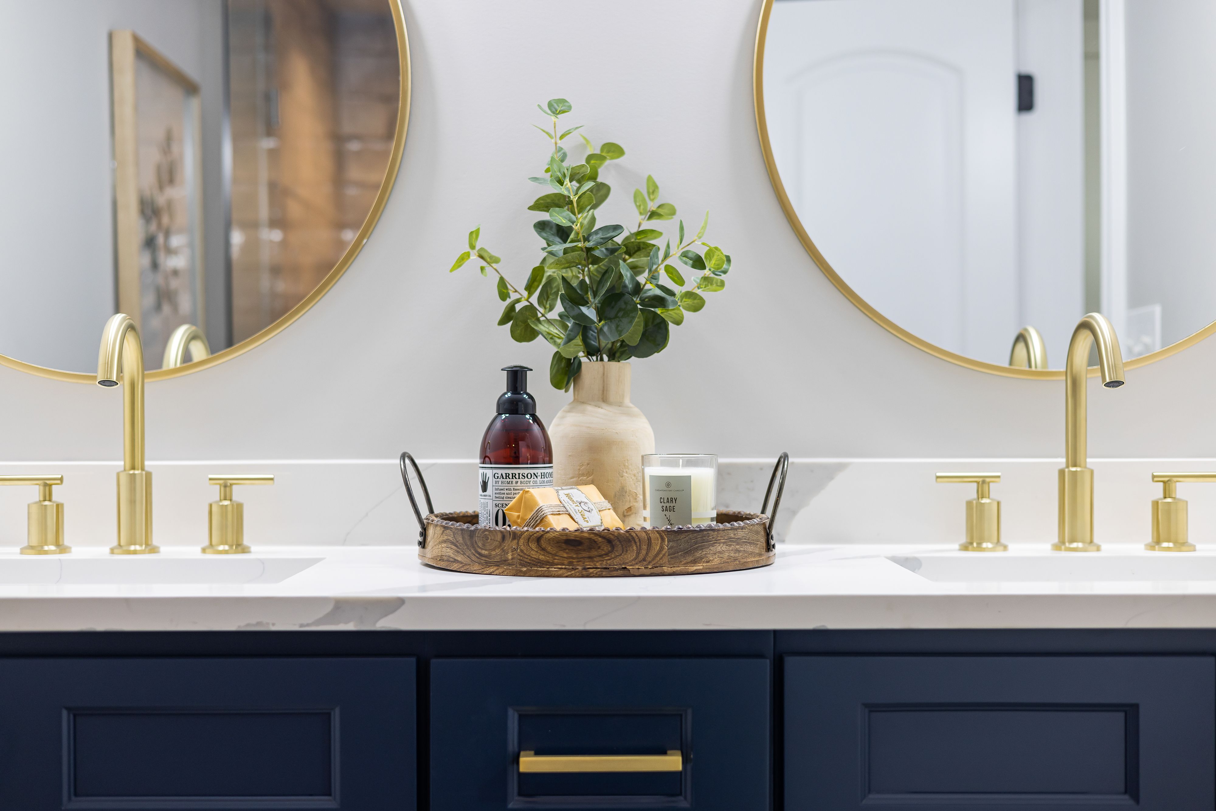 bathroom decor photo