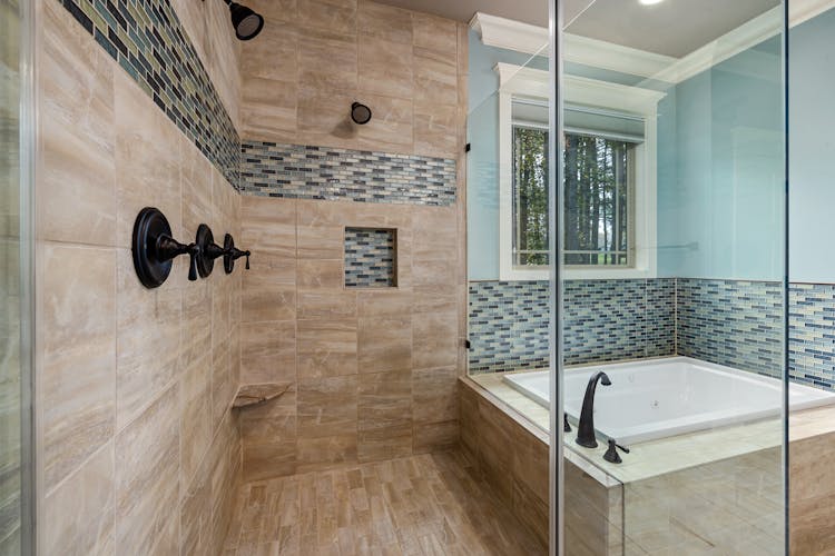 Glass Panels  Around The Bathtub