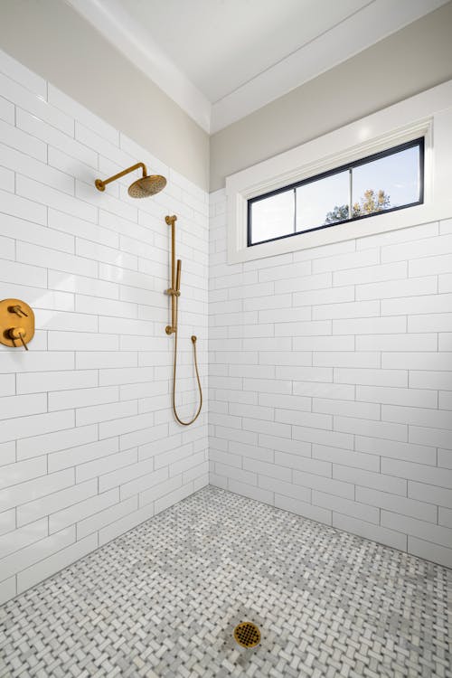 sleek designs for glass shower screens sunshine coast