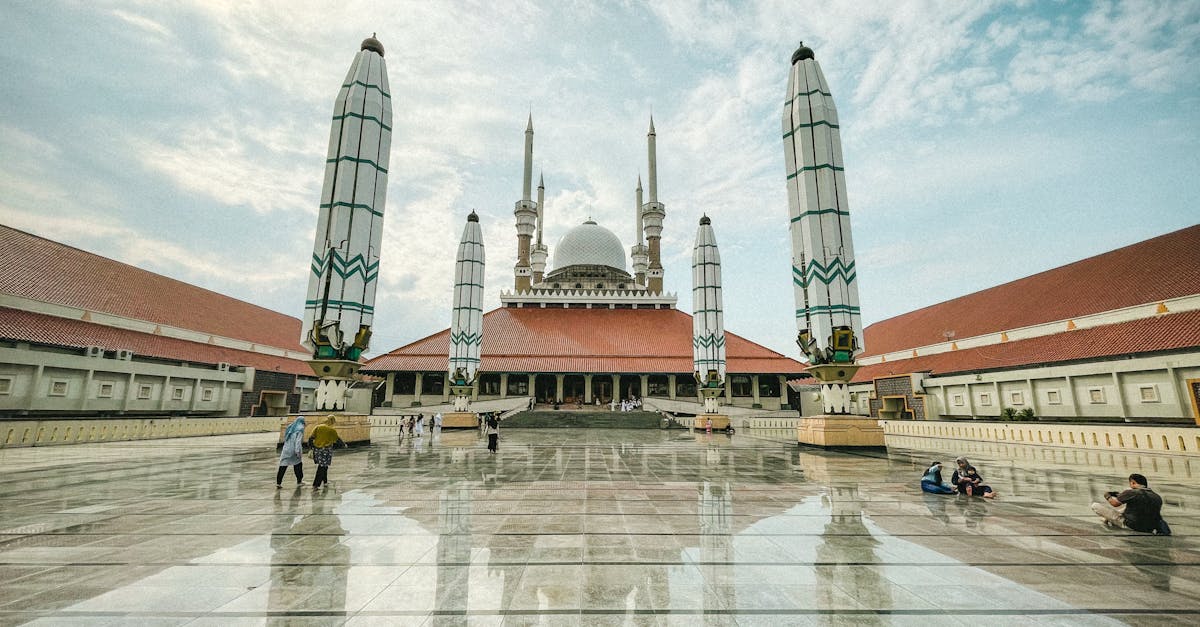 Front Exterior View of the Great Mosque of Java · Free Stock Photo