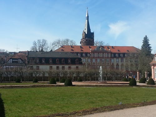 Kostenloses Stock Foto zu blauer himmel, schloss