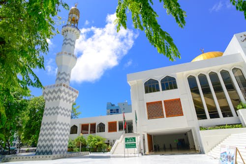 Free White Painted Mosque Stock Photo