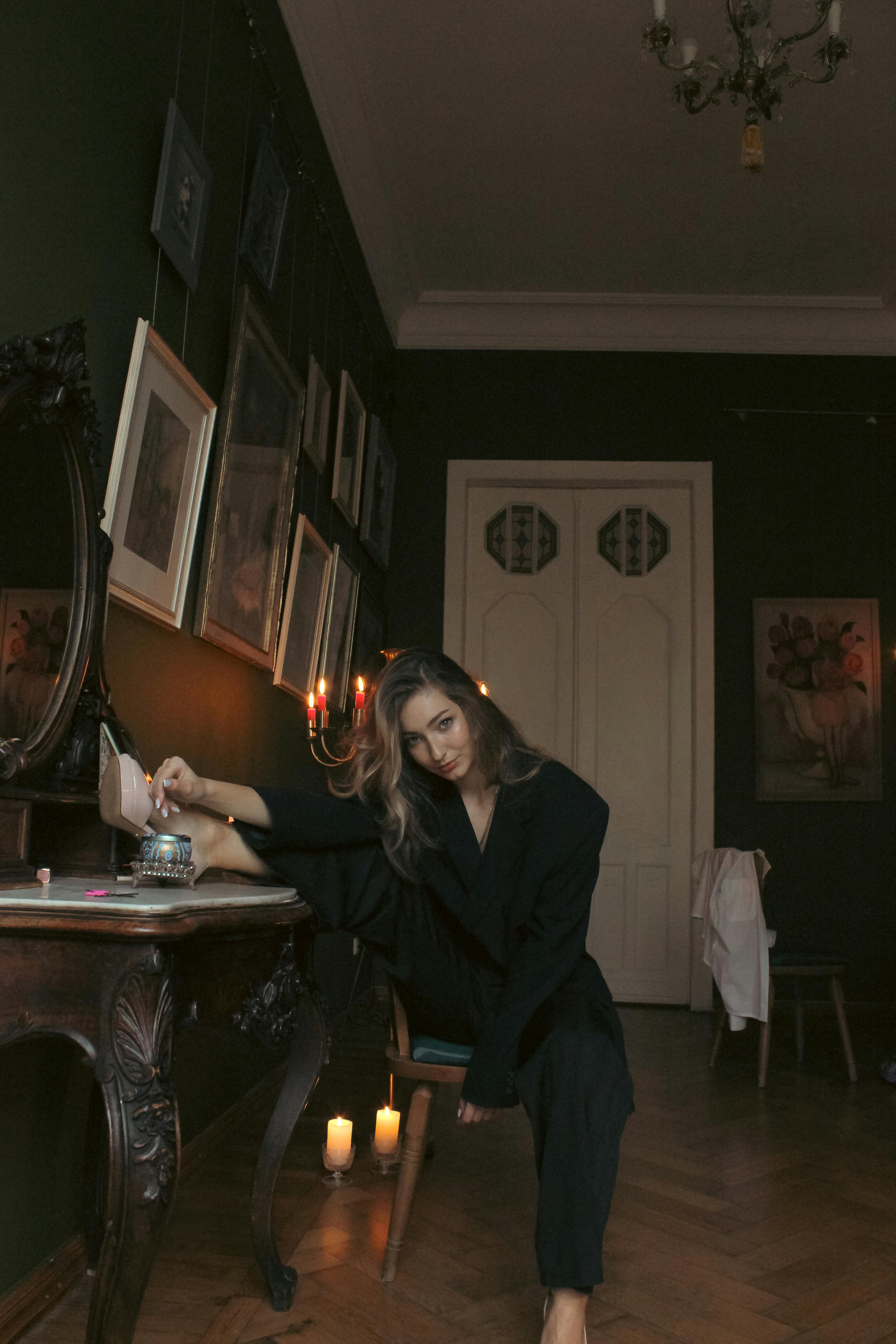 How can a woman earn sitting at home?