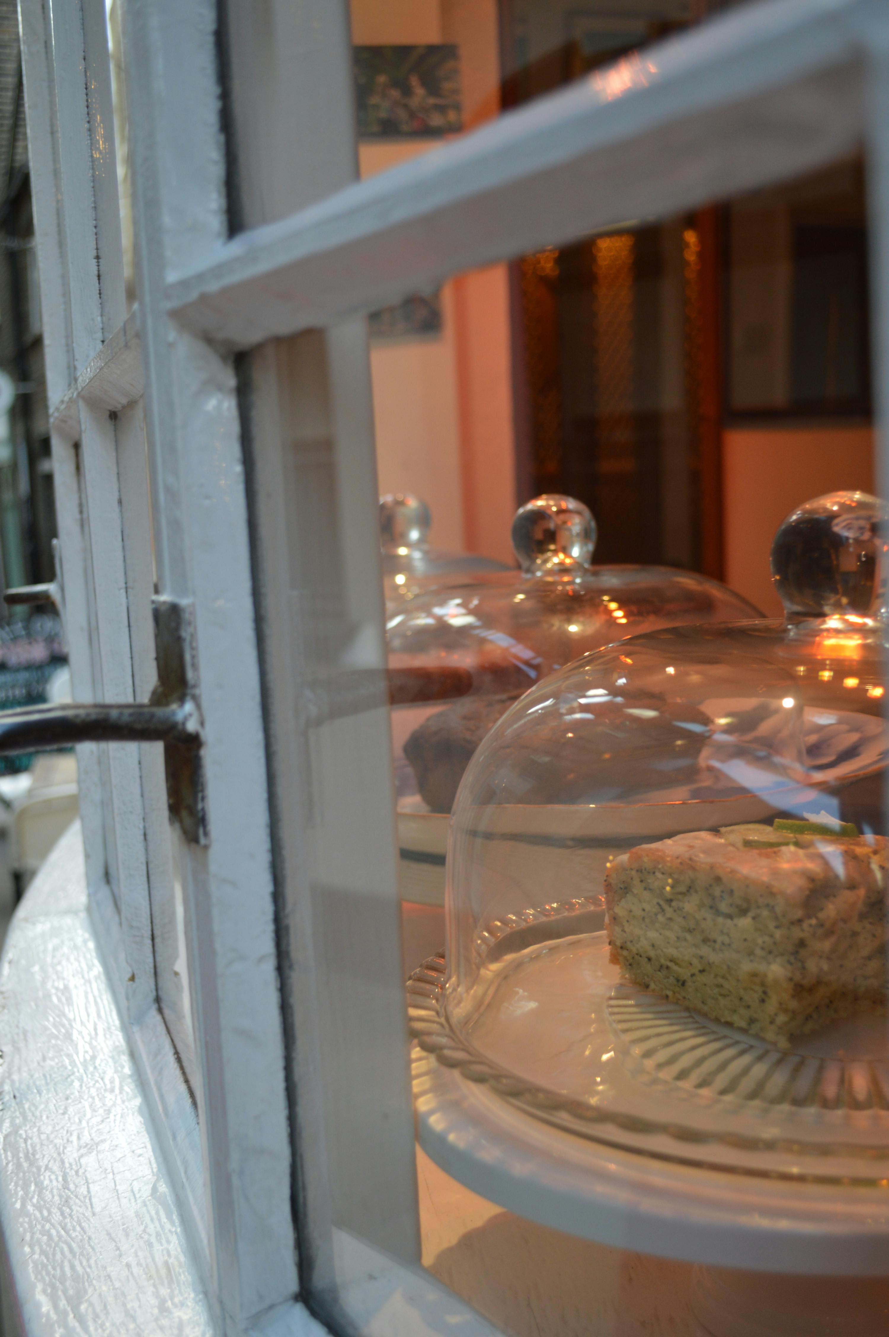 Free stock photo of cakes, glass window, tart