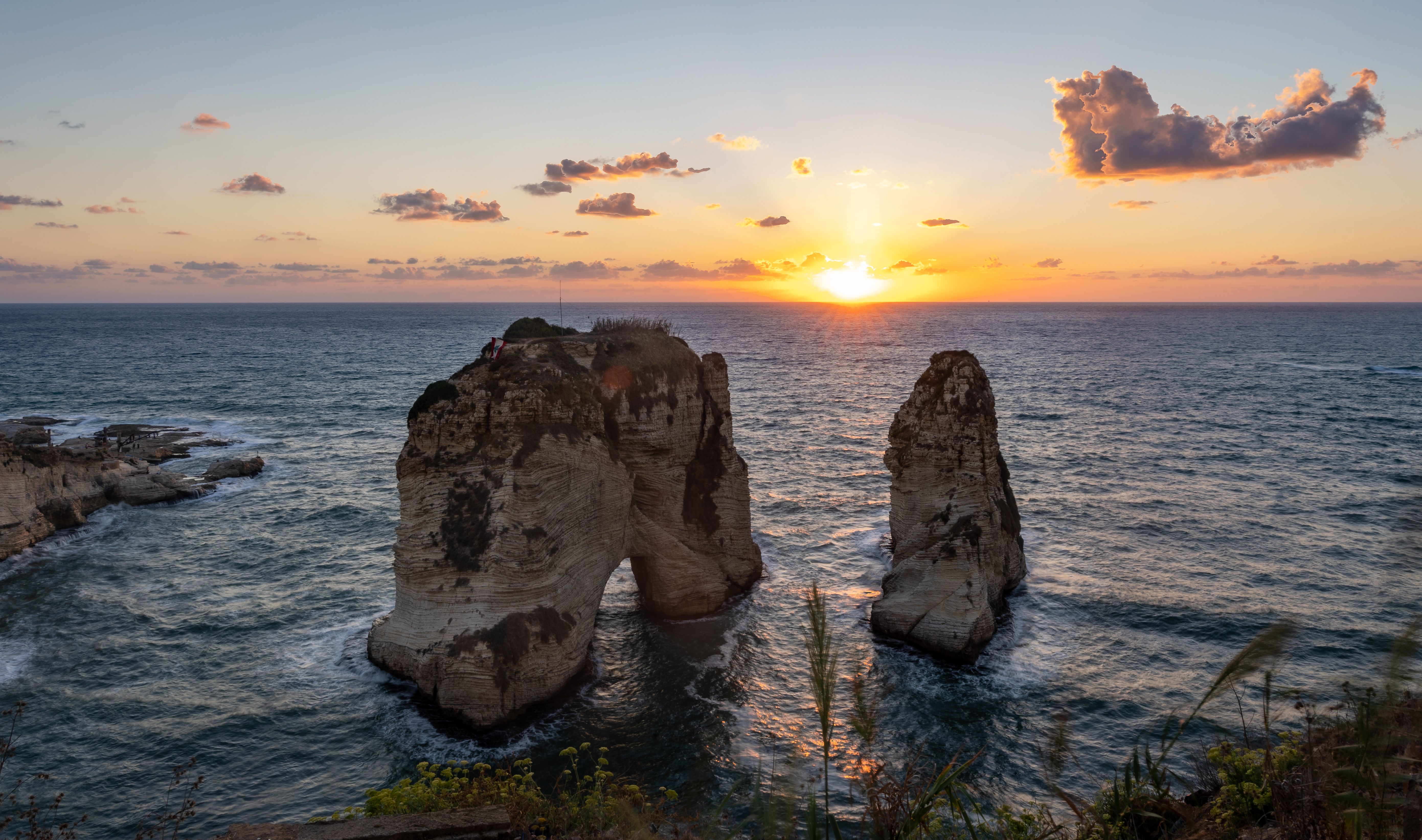 Pigeon Rocks Photos, Download The BEST Free Pigeon Rocks Stock Photos ...