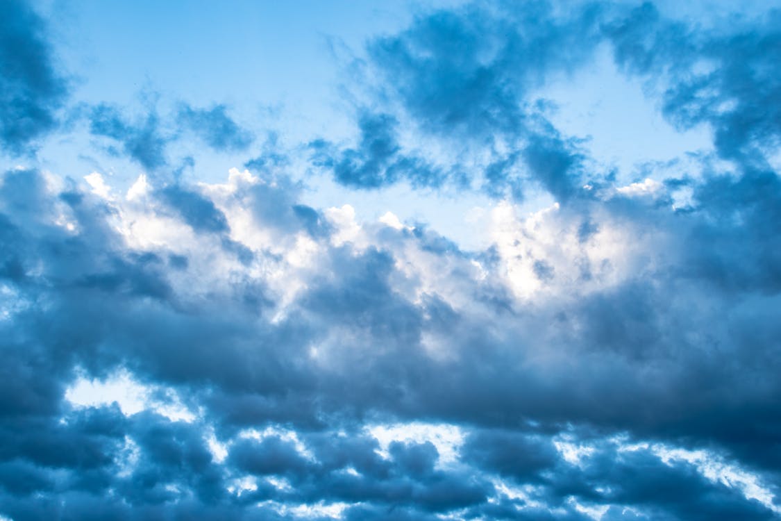 Foto profissional grátis de alto, atmosfera, céu azul
