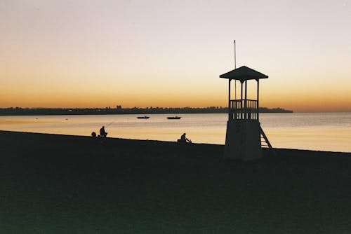 Darmowe zdjęcie z galerii z chata ratownika, horyzont, plaża