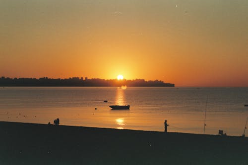 Darmowe zdjęcie z galerii z dok, horyzont, łódź