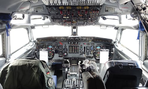 Immagine gratuita di aeroplano, cockpit, ponte di volo