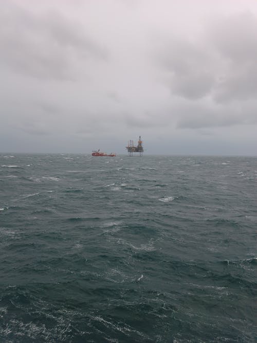바다, 배, 석유 장비의 무료 스톡 사진