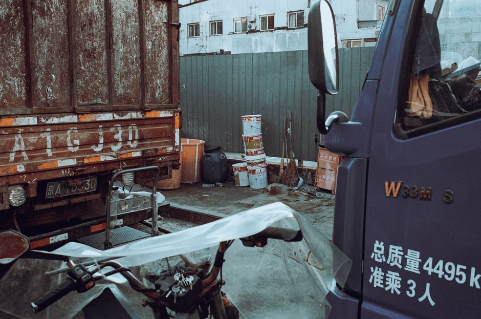 配图