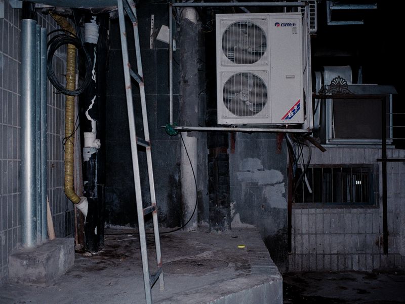 یونیتهای تهویه مطبوع نصبشده بر دیوار ساختمان؛ نمونه پروژه نصب سیستم VRF