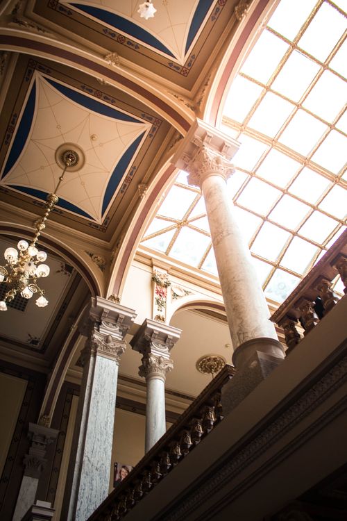 Free Elegant architecture showcasing classic columns and ornate ceiling in Indianapolis. Stock Photo