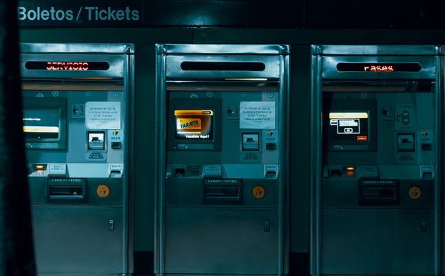 Online Casino: Spielautomaten und Live-Spiele im Überblick