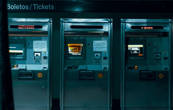 Online Casino: Spielautomaten und Live-Spiele im Überblick