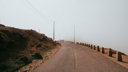 Foto profissional grátis de colina, desocupado, estrada