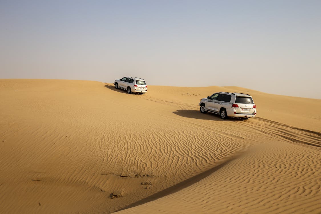 Pojazdy Podróżujące Po Pustyni