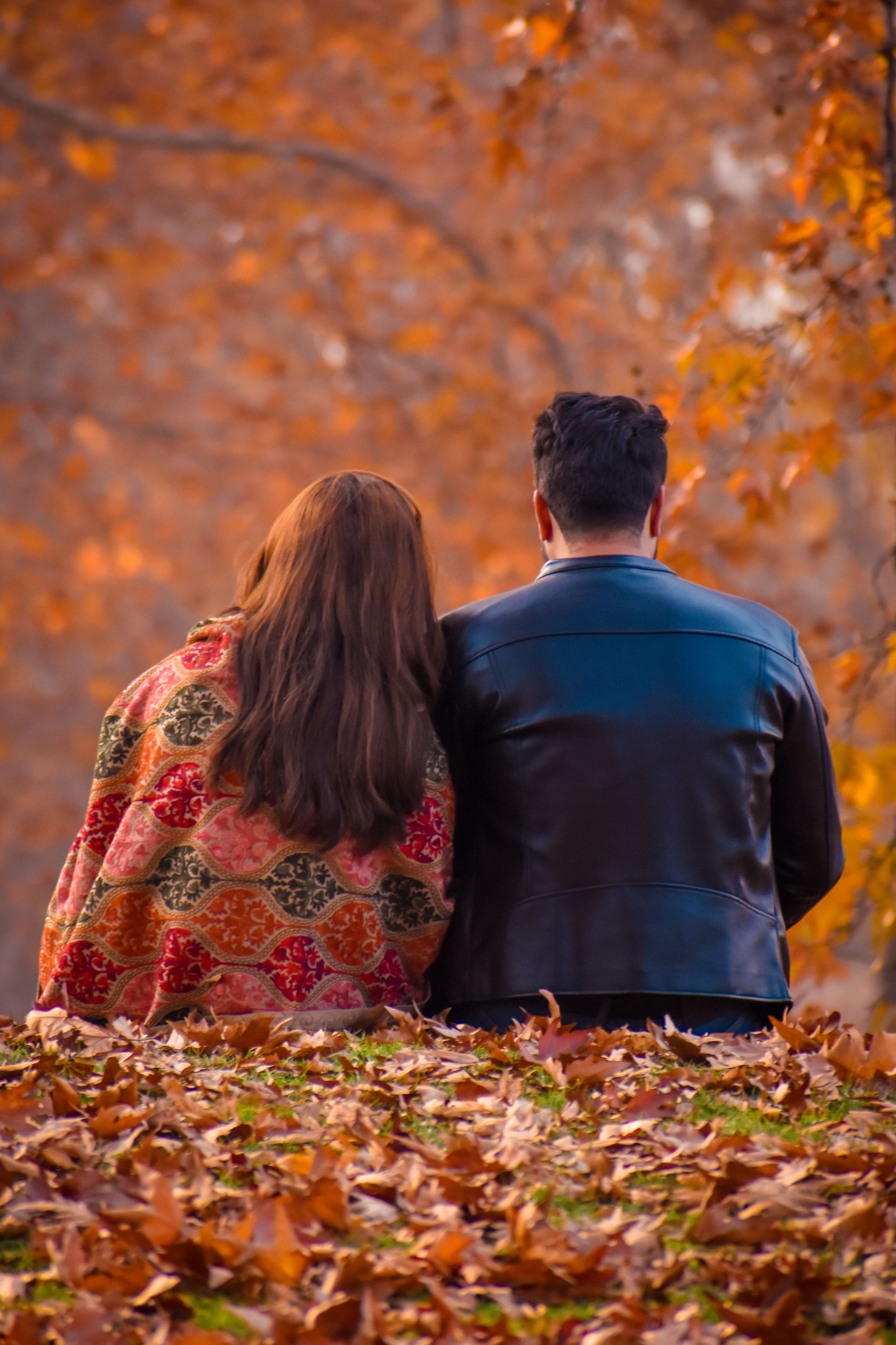 Online dating: starting a conversation on a niche platform