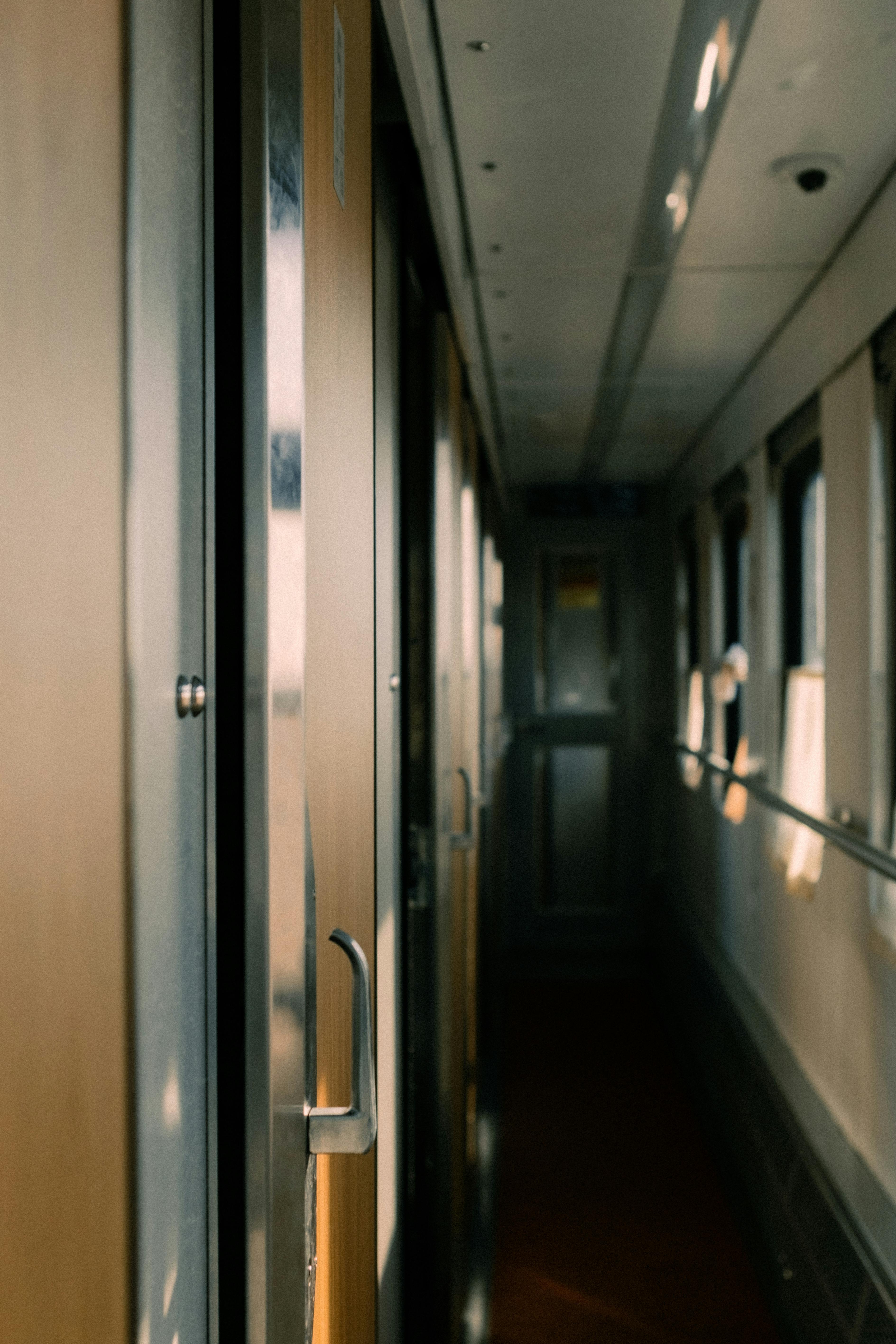 narrow-empty-corridor-free-stock-photo