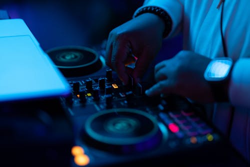DJ, 사운드 믹서, 손의 무료 스톡 사진