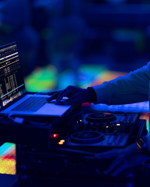 Základová fotografie zdarma na téma detail, dj, DJ mixážní pult