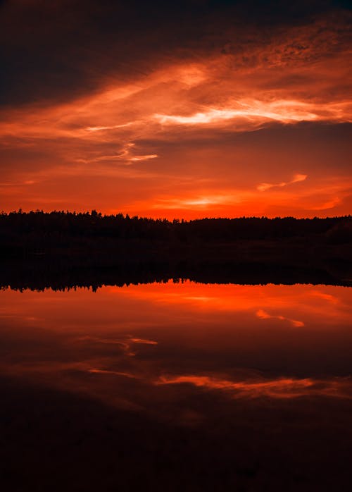Kostenlos Gewässer Während Des Sonnenuntergangs Stock-Foto