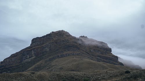 Ingyenes stockfotó domb, fű, hegy témában