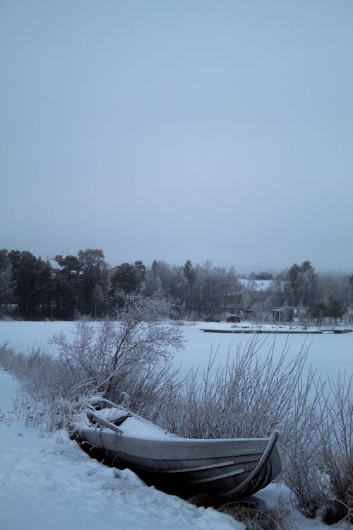 dikey atış, dondurulmuş, göl içeren Ücretsiz stok fotoğraf